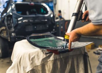 Auto Glass Replacement: We Can Fix Your Windshield Fast | Car Window ...